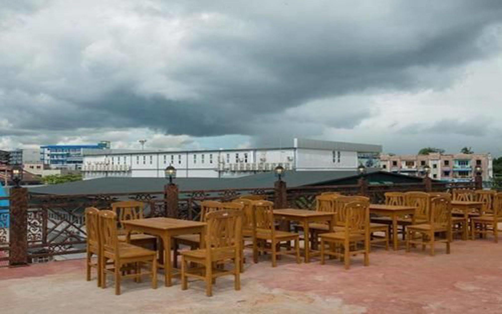 โรงแรมออง ธา เปี่ย 3 ย่างกุ้ง ภายนอก รูปภาพ